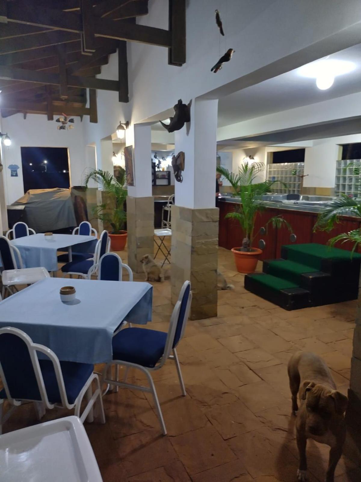 Florances Rest House Найроби Экстерьер фото