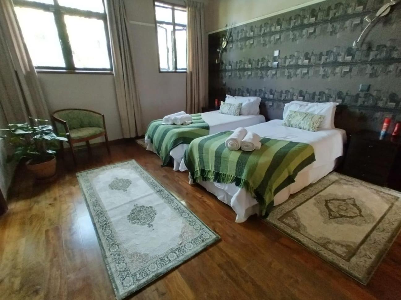 Florances Rest House Найроби Экстерьер фото